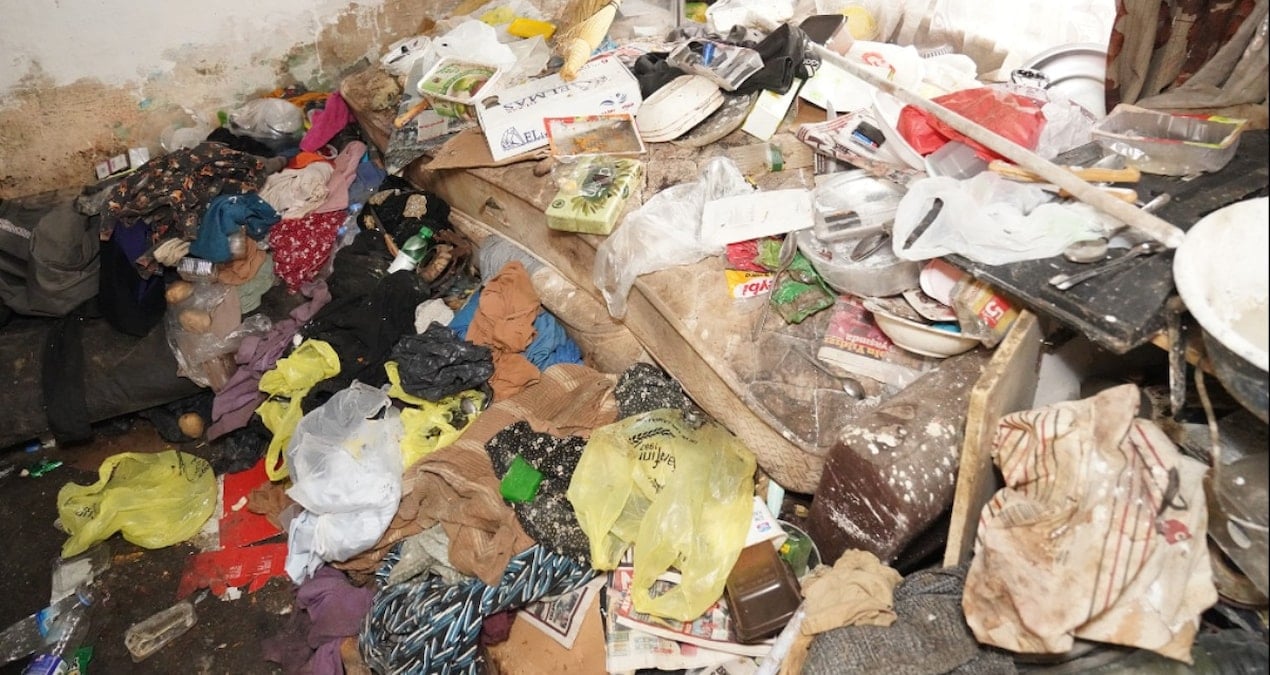 Bir ‘çöp ev’ olayı daha: Bu kez 4.6 ton çıkarttılar