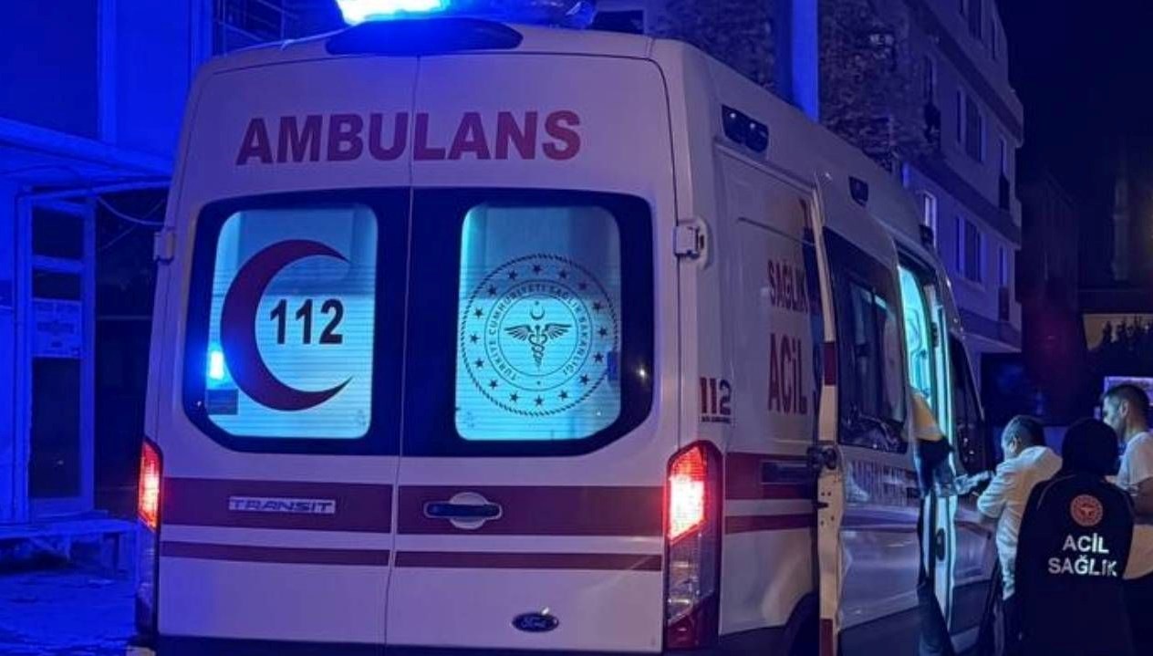 merdivenden dusen kisi yaralandi LFgZBfc5