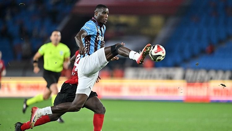super ligde 7 hafta trabzonspor karagumruk karsisinda 3 puan pesinde MUZTOBei