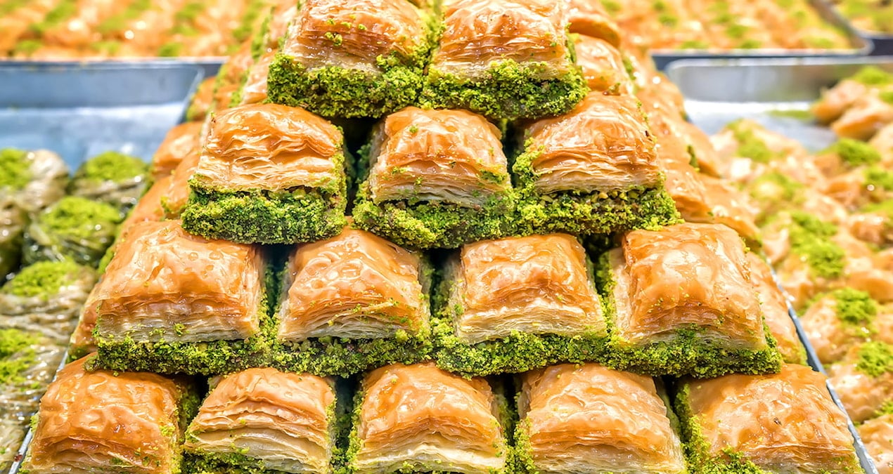Bir dilim baklavanın fiyatı ‘pes’ dedirtti! Bir de indirim yapmışlar!