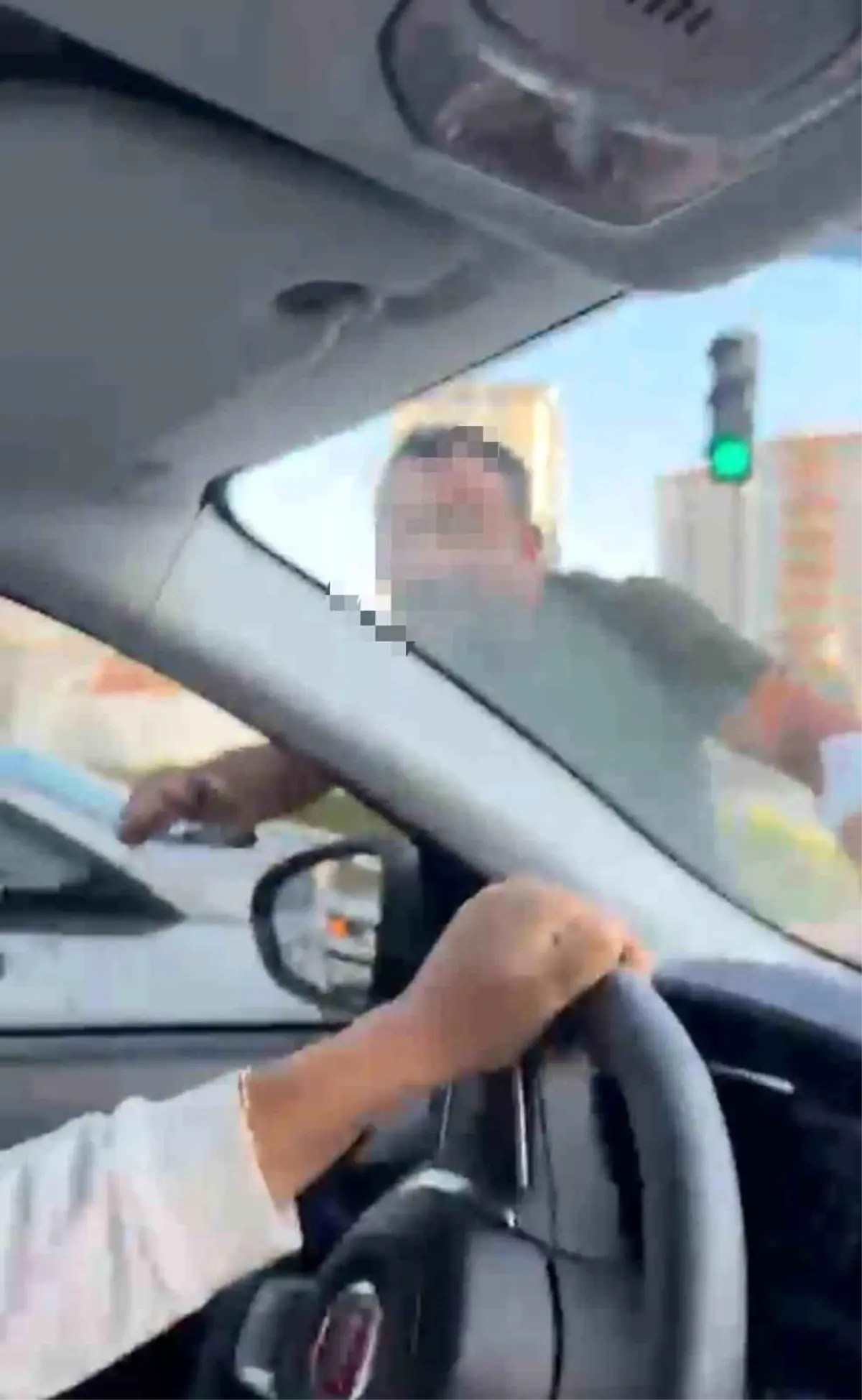 Kayseri’de Trafikte Kadınlara Saldırı