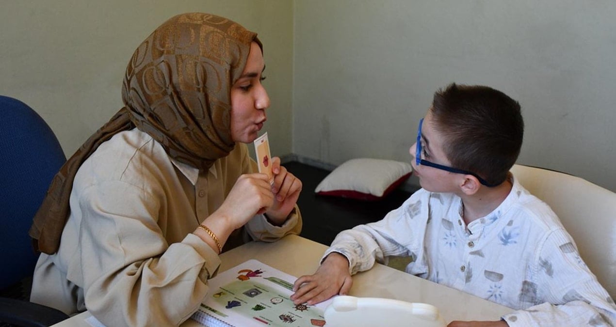 Öğretmenliği bıraktı, kendisini Serebral Palsili oğluna adadı