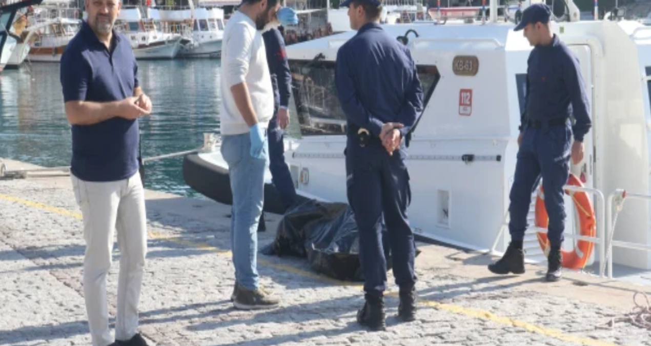 Antalya’da denizde kadın cesedi bulundu!