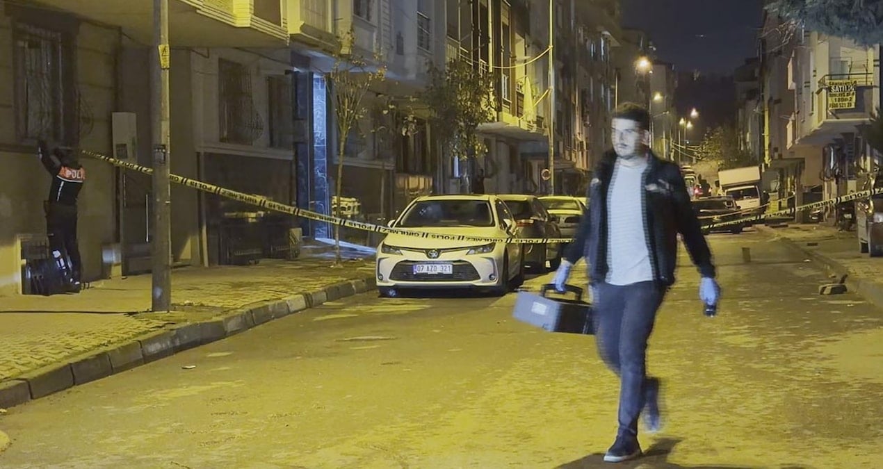 Arnavutköy’de silahlı saldırı! Yaralılar var