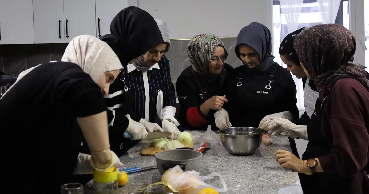 Sakarya Büyükşehir’den Arifiye’ye profesyonel mutfak atölyesi