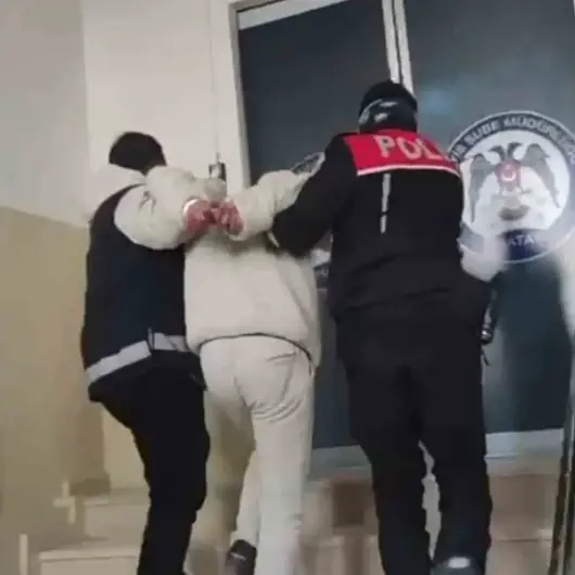 Hatay’da 750 bin liralık vurgun! Otel odasında basıldı: Altınlarla yakalandı