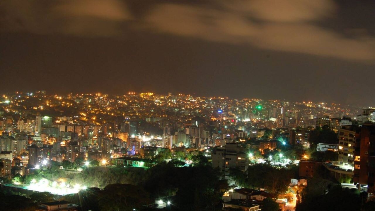 Venezuela’nın başkentinde büyük patlamalar.. ‘Caracas saldırı altında…’