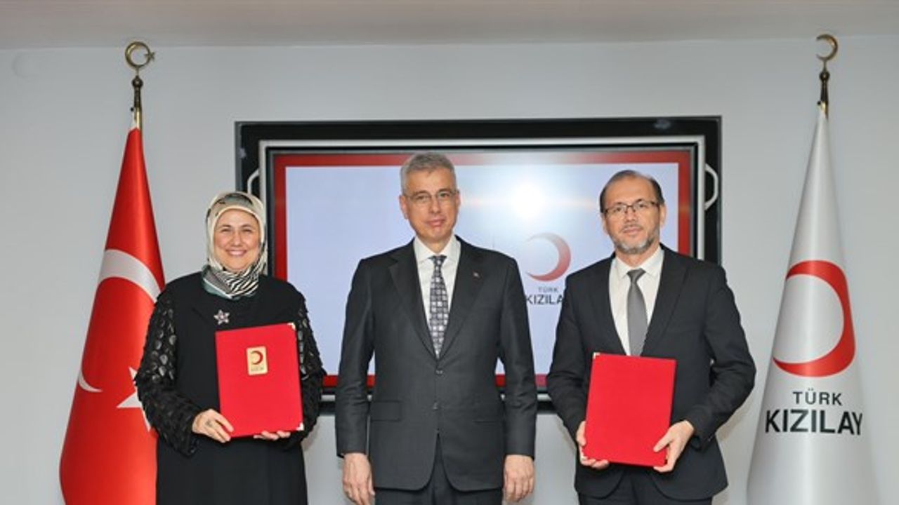 Sağlık Bakanı Memişoğlu’ndan Türk Kızılay ile İş Birliği Protokolü