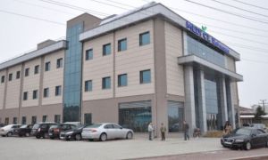 Hastane otoparkında yüksek sesli müziğe ceza