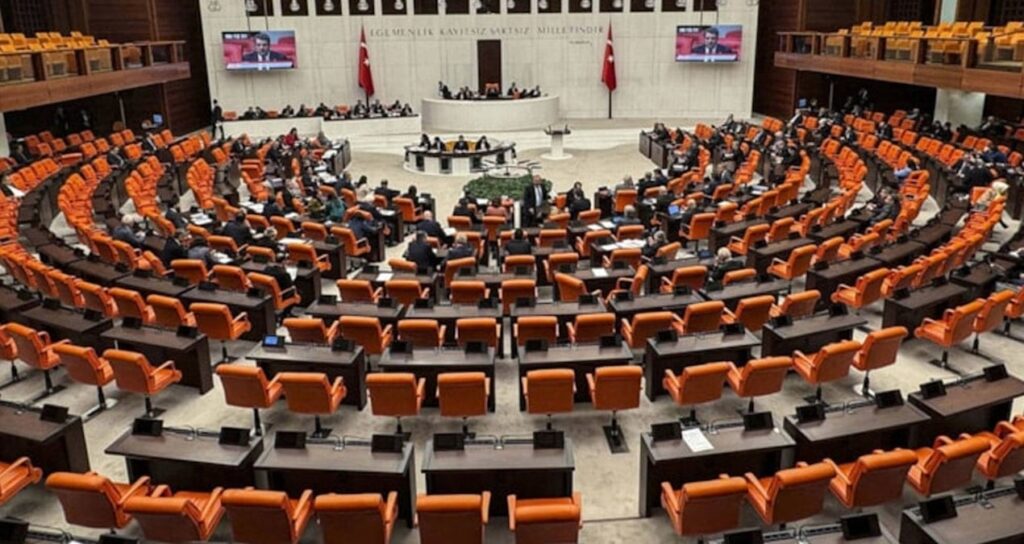 okul-saldirilariyla-ilgili-komisyon-karari-resmi-gazetede-7Fn9UCuP