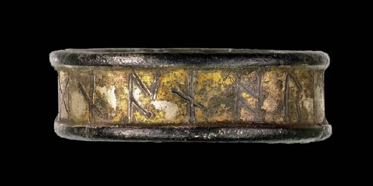 Tarlada Bulunan Bin Yıllık Yüzük, Sadece Seçkinlerin Erişebileceği Bir Takı Geleneğine İşaret Ediyor