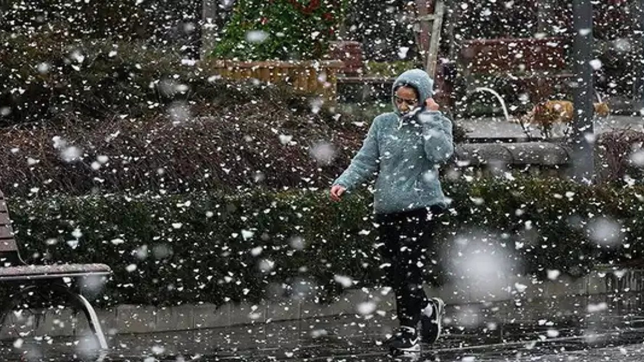 Ankara’da Sıkı Yağışlar: Kar ve Dolu Etkili Oldu