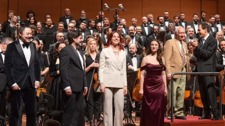 bifo-sezonu-beethoven-9-senfonisi-ile-kapatti-w6DFNjws